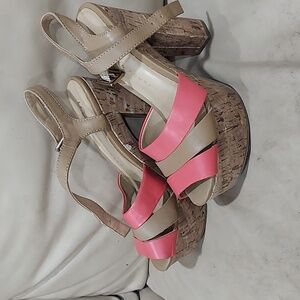 Y2K Lauren Conrad color block pink and tan sandals size 6